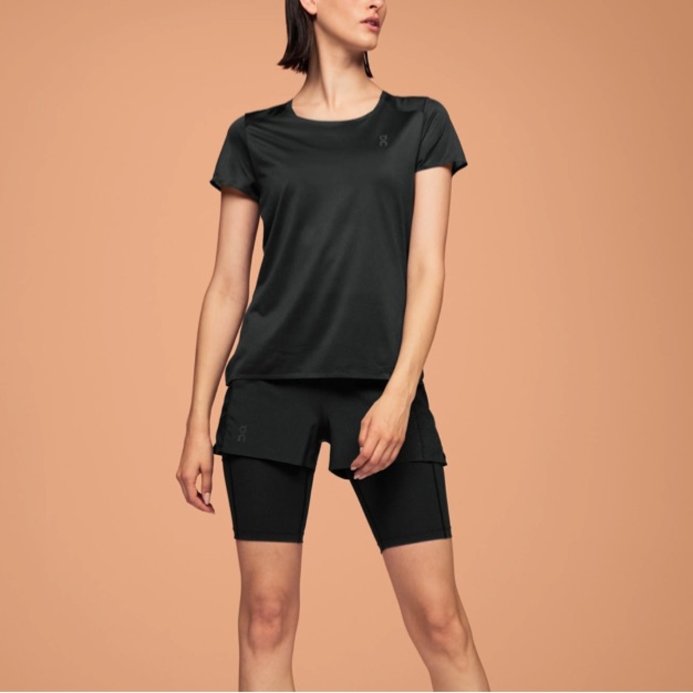 On Running Women's Black Short-Sleeve Performance T
